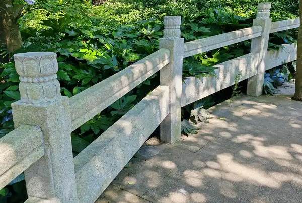 大埔区大连花岗岩栏杆和青石栏杆哪个好